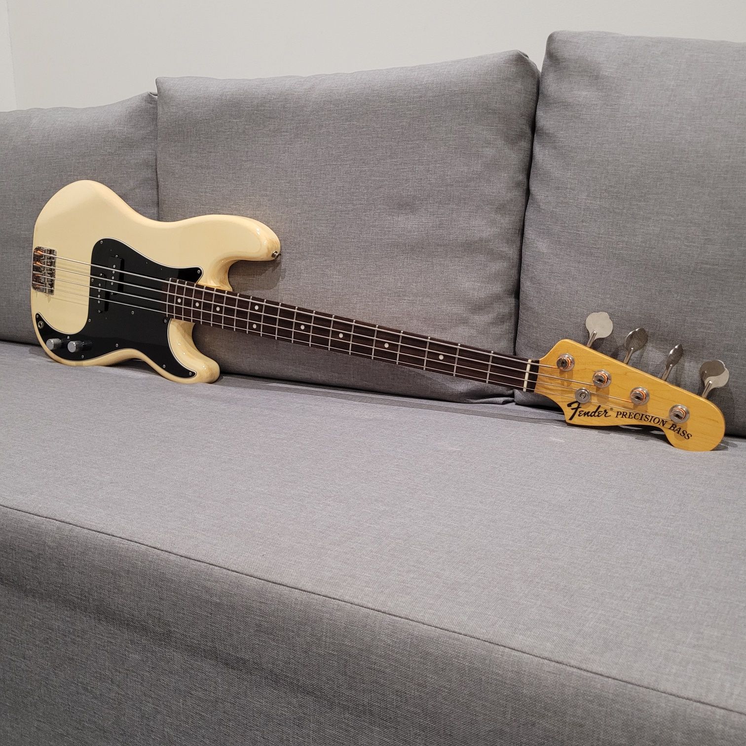 Fender Precision Bass Japan 70 Reissue