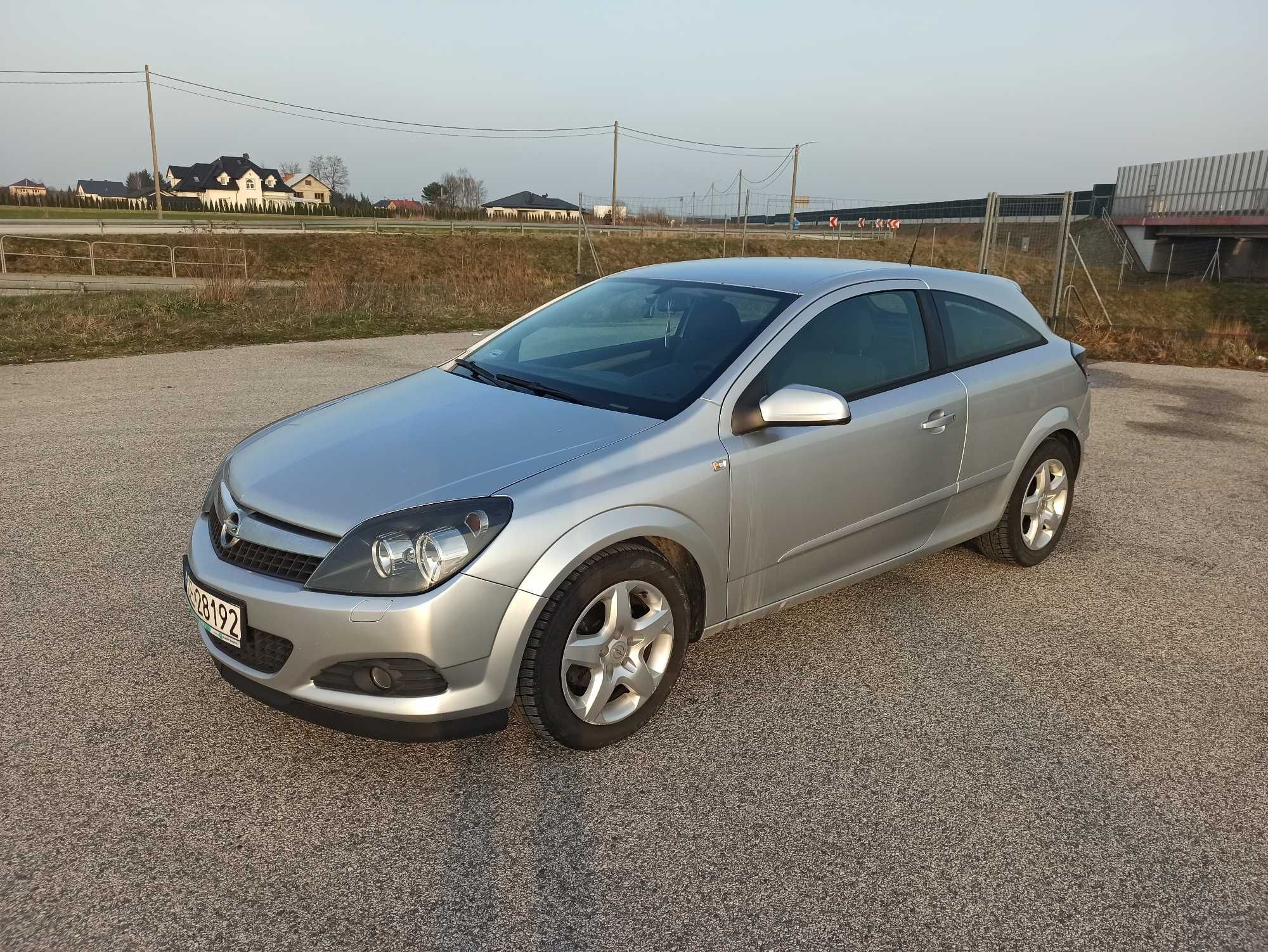 Opel Astra H GTC 1.7 CDTI