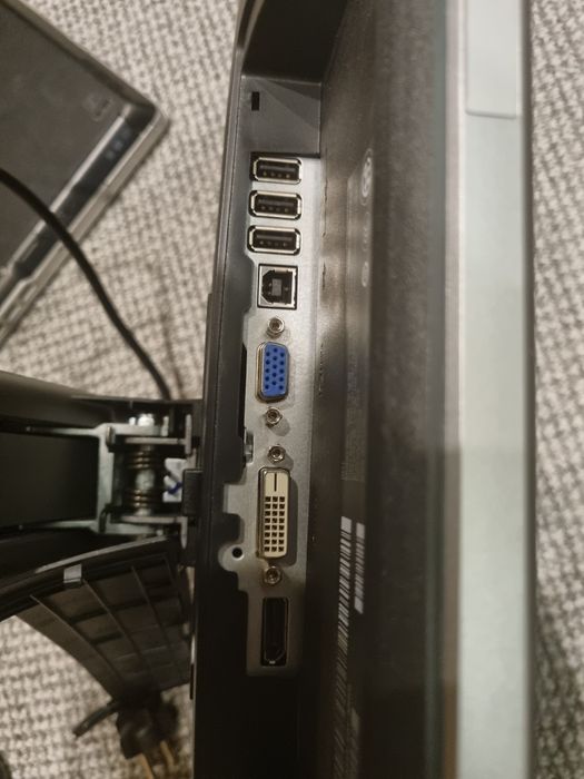 Monitor Dell 22 cali
