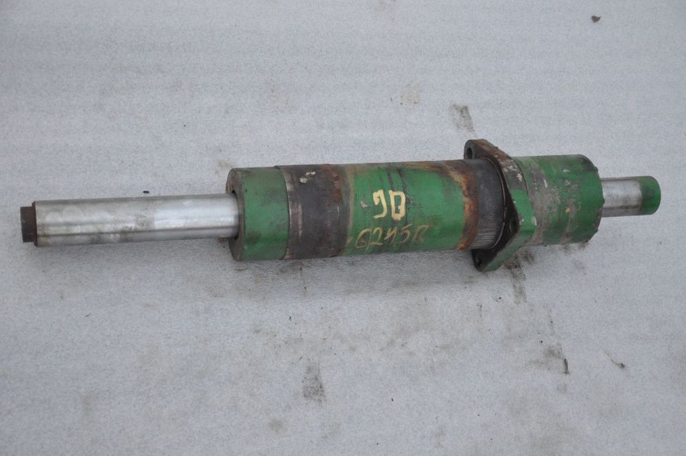 SIŁOWNIK SKRĘTU MOSTU JOHN DEERE 6215R