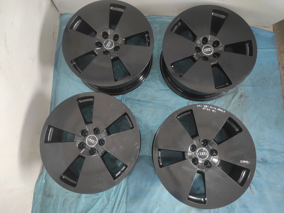 231 Felgi aluminiowe ORYGINAŁ AUDI R 19 5x112 otwór 66,6 Czarne