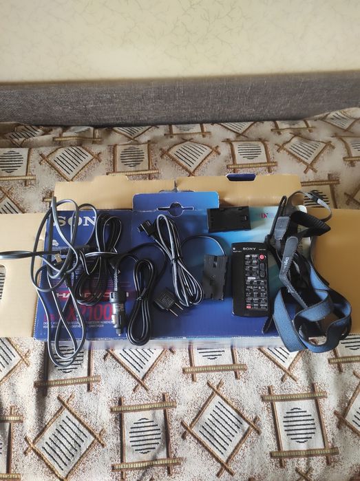 Відеокамера SONI DCR-VX2100E