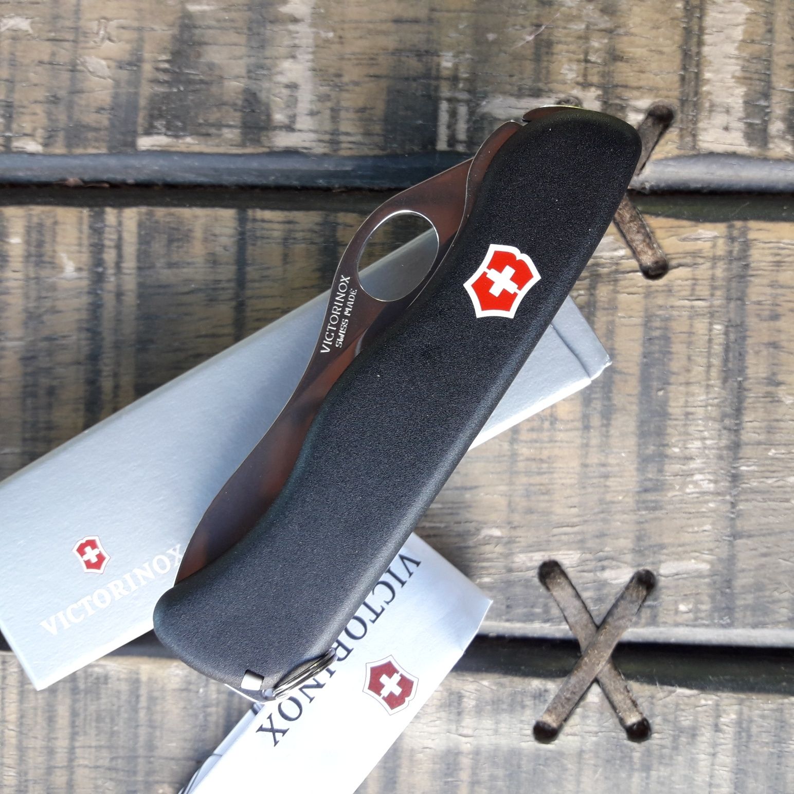 Нож Victorinox подарок