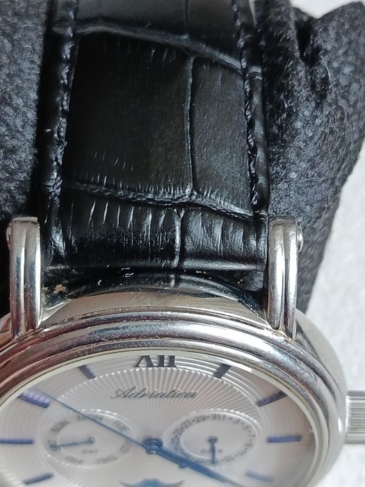 Швейцарський годинник Adriatica