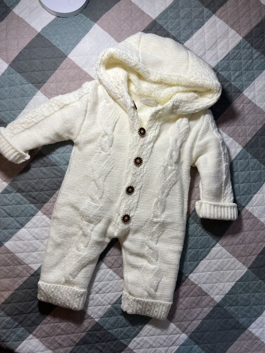 Теплый вязаный комбинезон