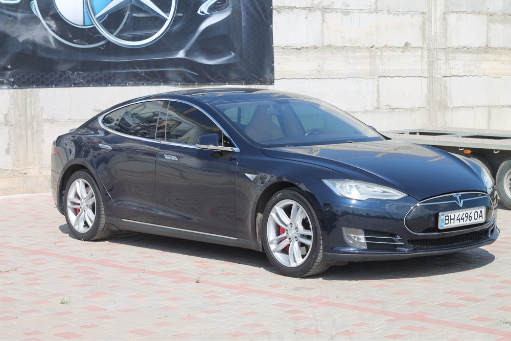 Tesla S Перфоманс P85