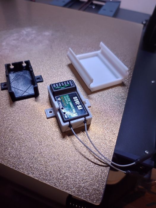 Руль в трубі для карпового кораблика, комплектуючі