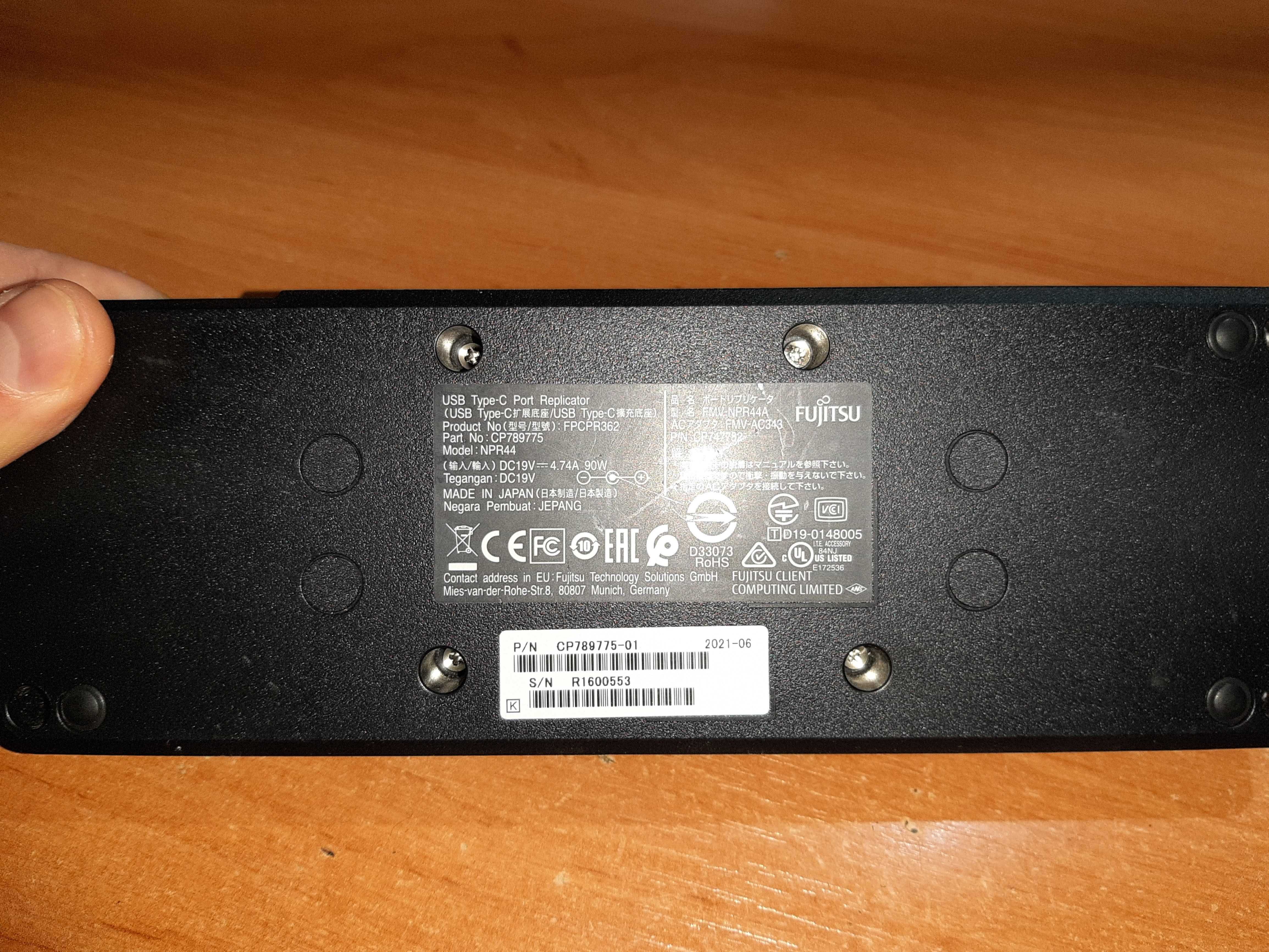 Fujitsu USB Type-C Docking Station FPCPR362AP Port Replicator 2