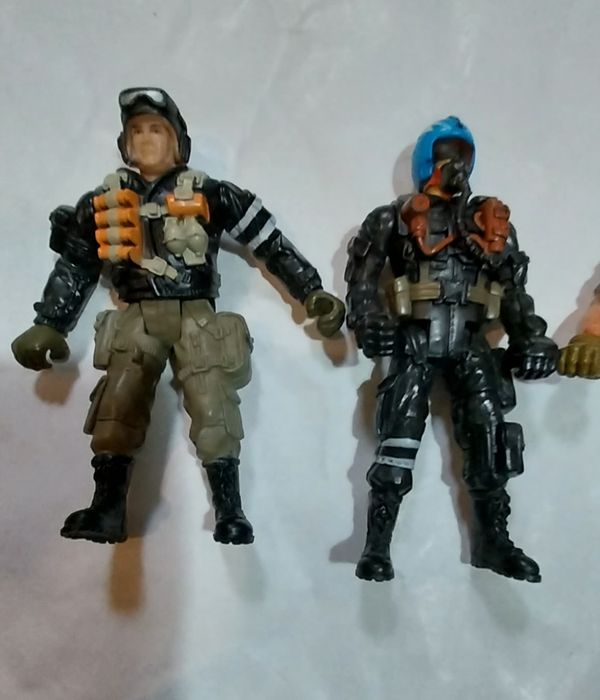 3 bonecos figuras de ação Chap Mei