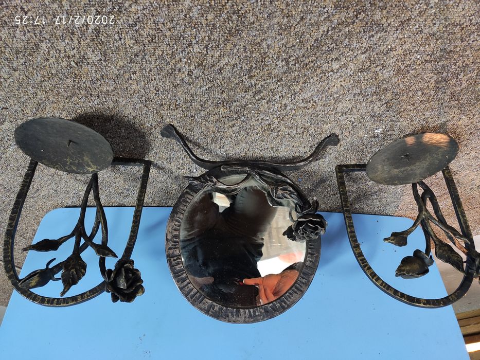 Lusterko i dwa świeczniki