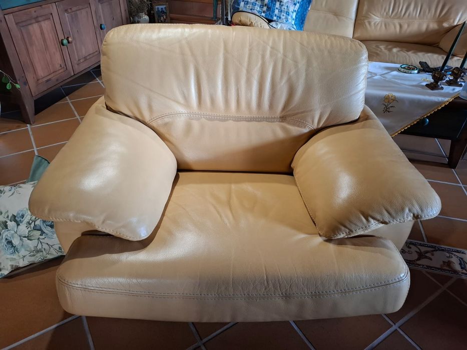Sofá em pele verdadeira