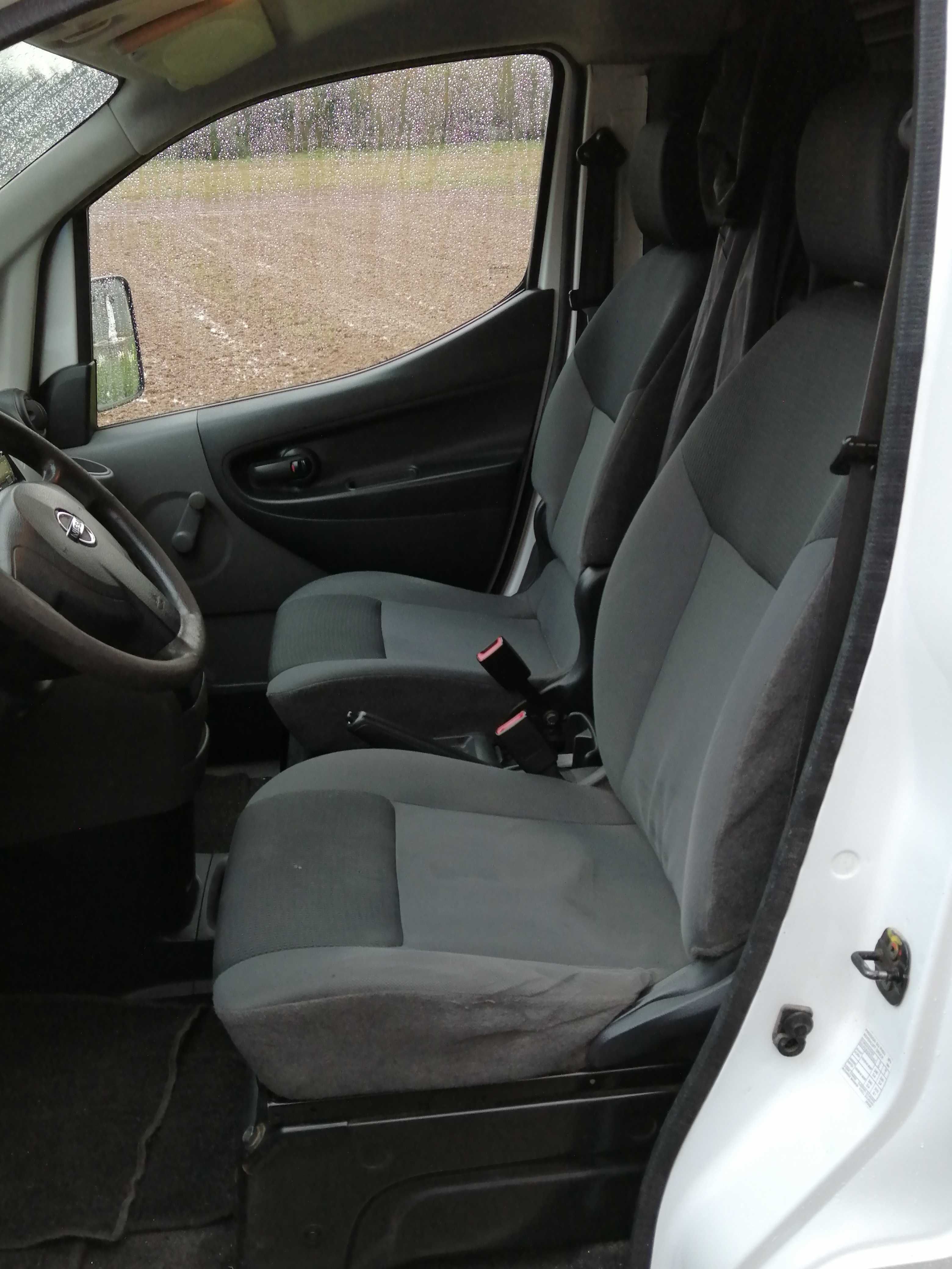 Carrinha Nissan NV 200