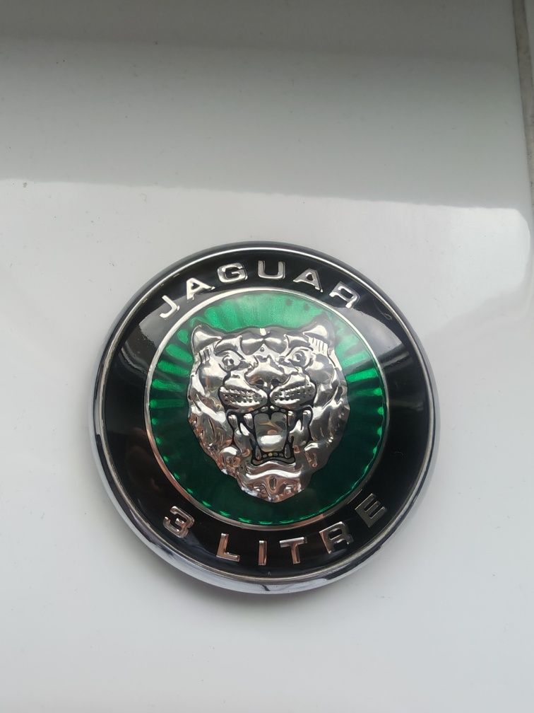Emblemat na maskę Jaguar S-type 3.0