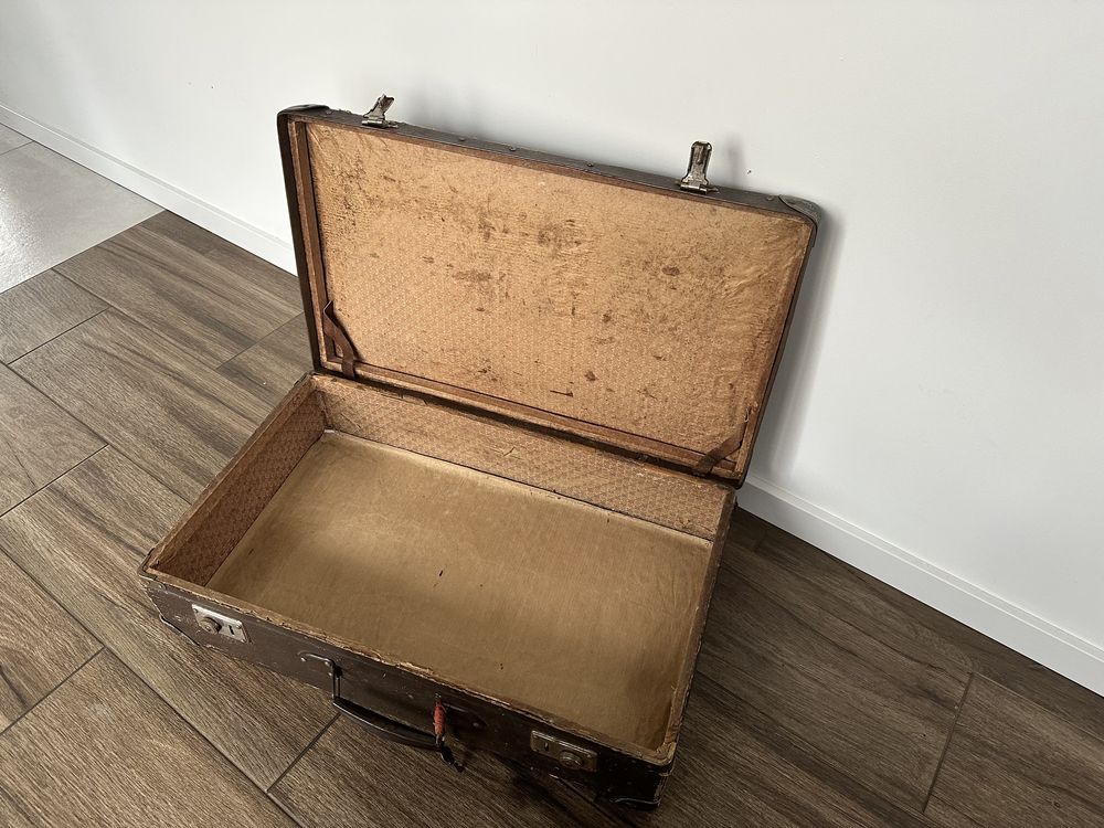 Bardzo Stara walizka