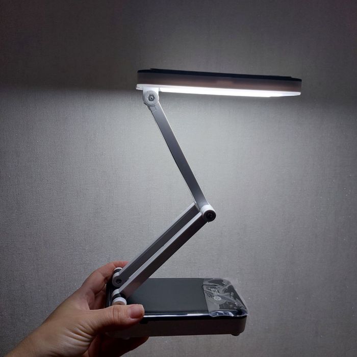 Новий настільний портативний світильник