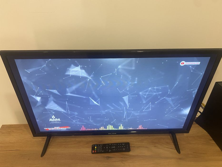 Móvel e tv silver 32 polegadas