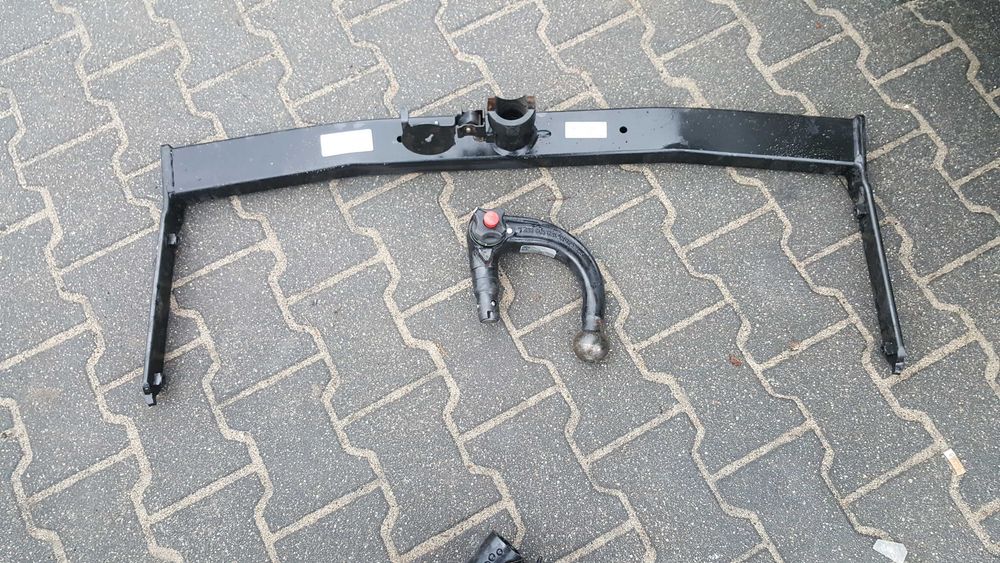 Oryginalny hak holowniczy vw golf VI stan bardzo dobry wysyłam