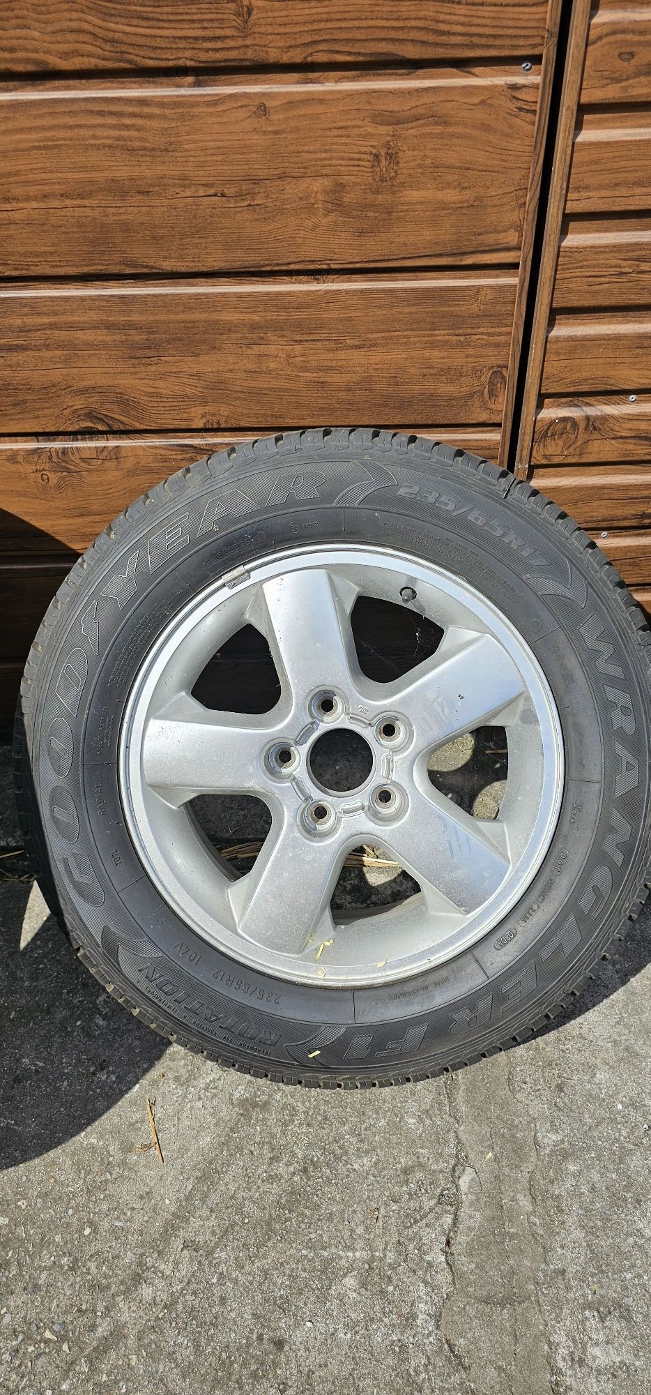 Kolo jeep cherokee kj 235/65 r17