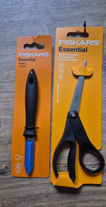 Fiskars skrobaczka obieraczka nożyczki essential nowe jakość