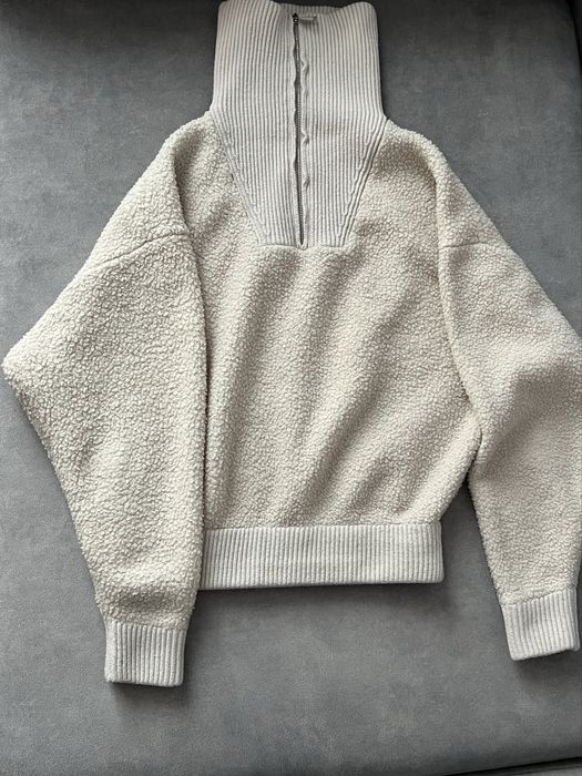 Молочний світшот Oysho з спущеним плечем | S