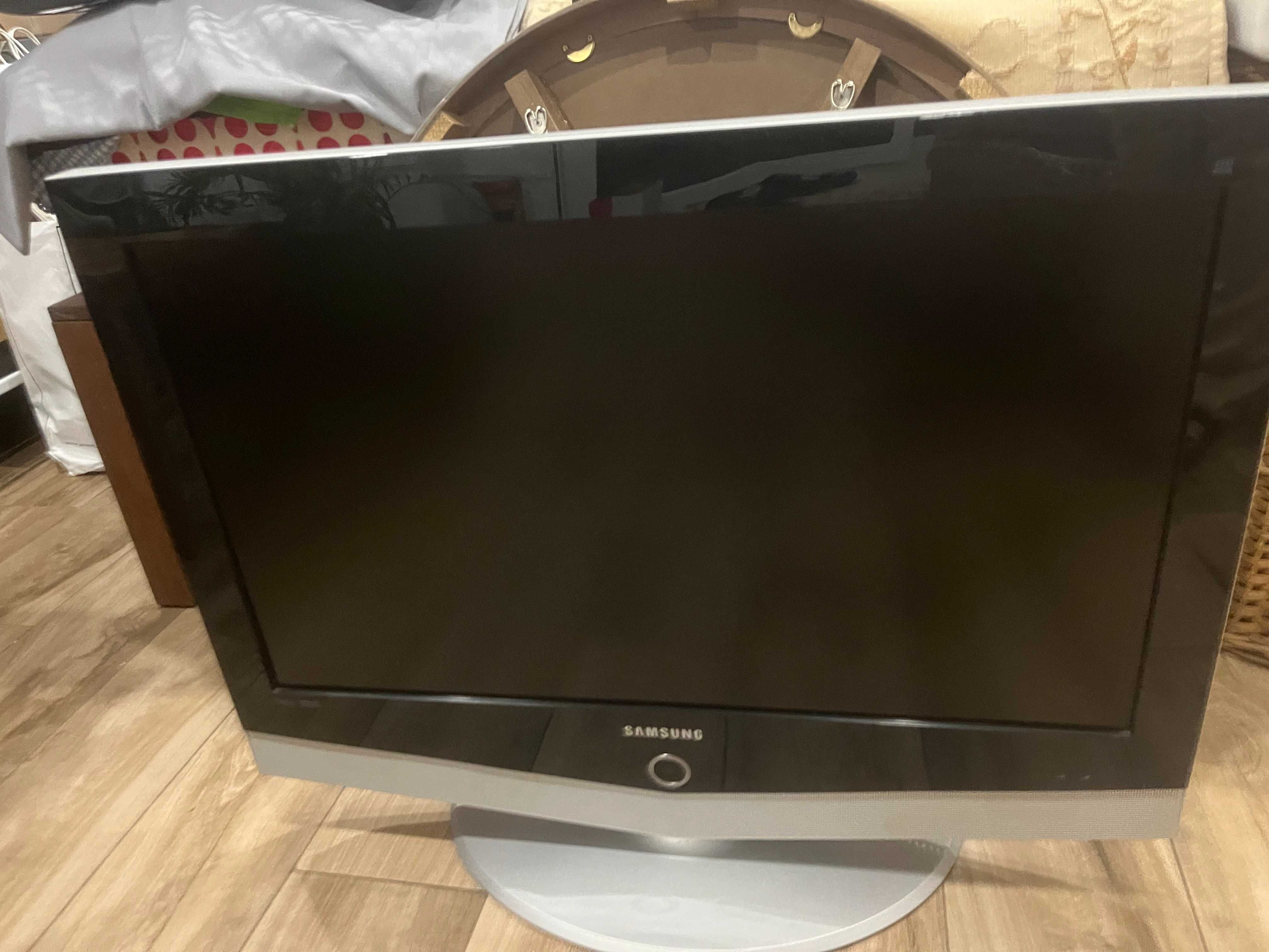TV LCD SAMSUNG LE32R51B - Optimo Estado