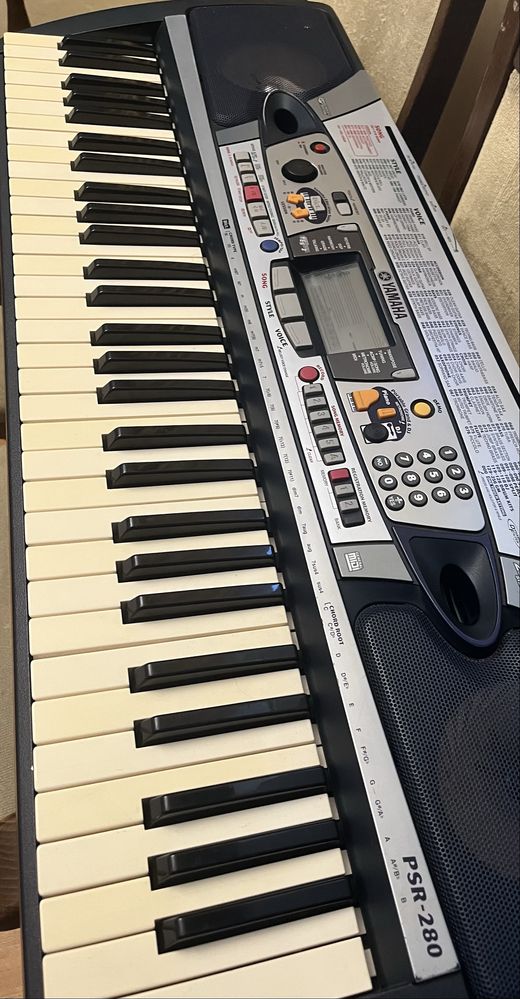 Yamaha PSR 280 синтезатор динамічна клавіатура