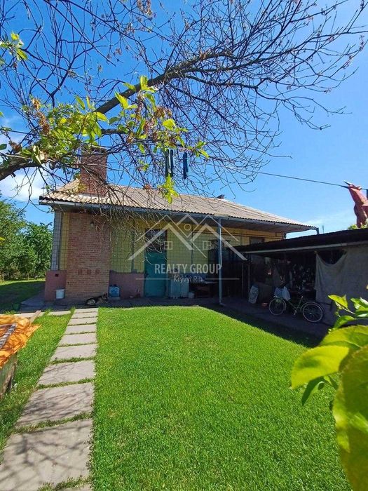 Продам маєток в с. Новоукраїнське ( ст. Нива Трудова) Євідновл.ення.