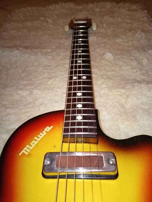 Wiekowa gitara akustyczno-elektryczna DEFIL MALWA lata 80