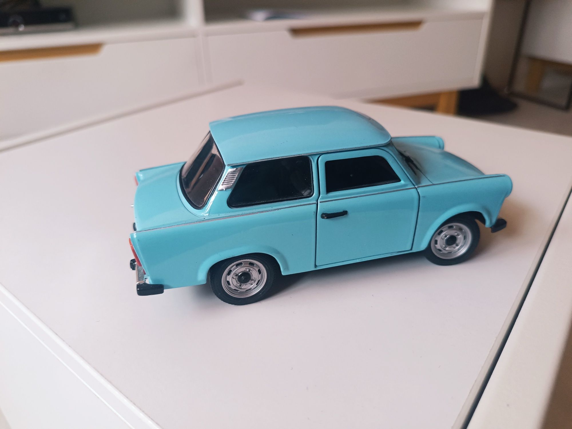 Trabant skala 1/24