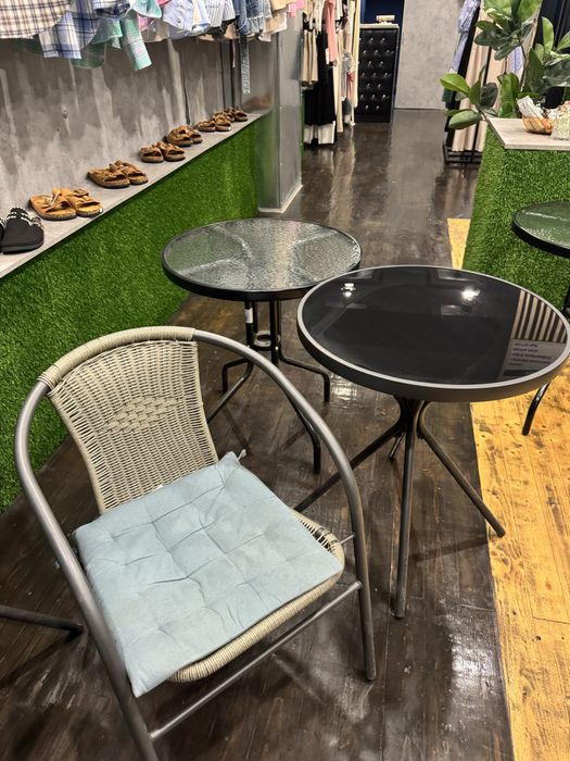 Столы и стулья для кафе