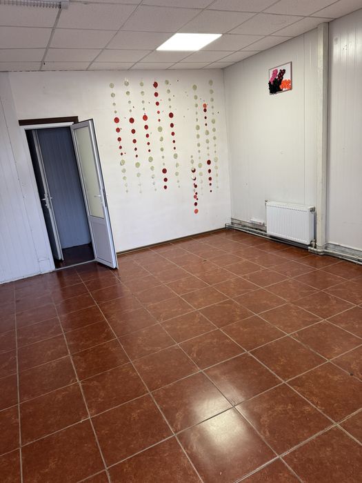 Магазин в центрі міста на базарі