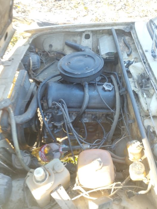 Запчастини ВАЗ двигун стартер генератор карбюратор