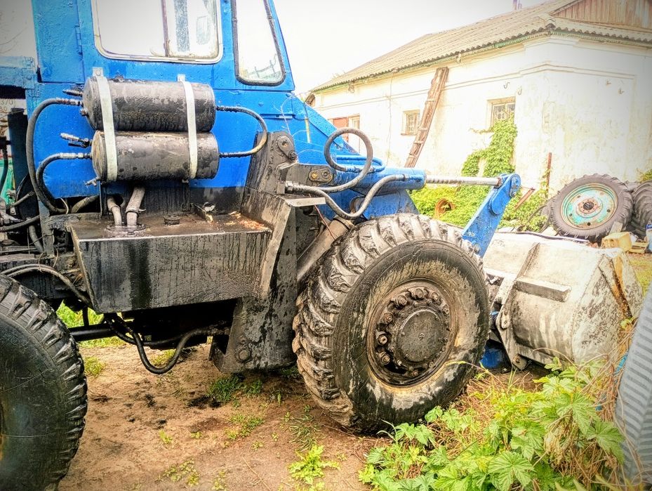 Продам фронтальный погрузчик ТО-6 (Д 561 б) после кап.ремонта.