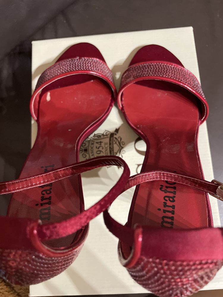 Sandały eleganckie r.38 cekiny błyszczące NOWE