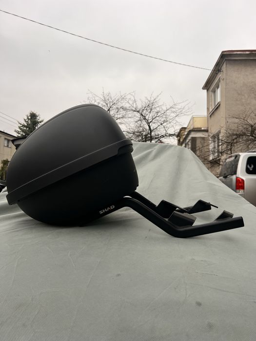 Stelaż shad z kufrem