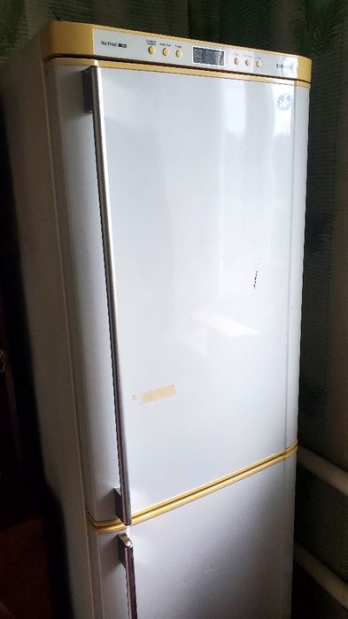 Продам холодильник Samsung RL33EAMS