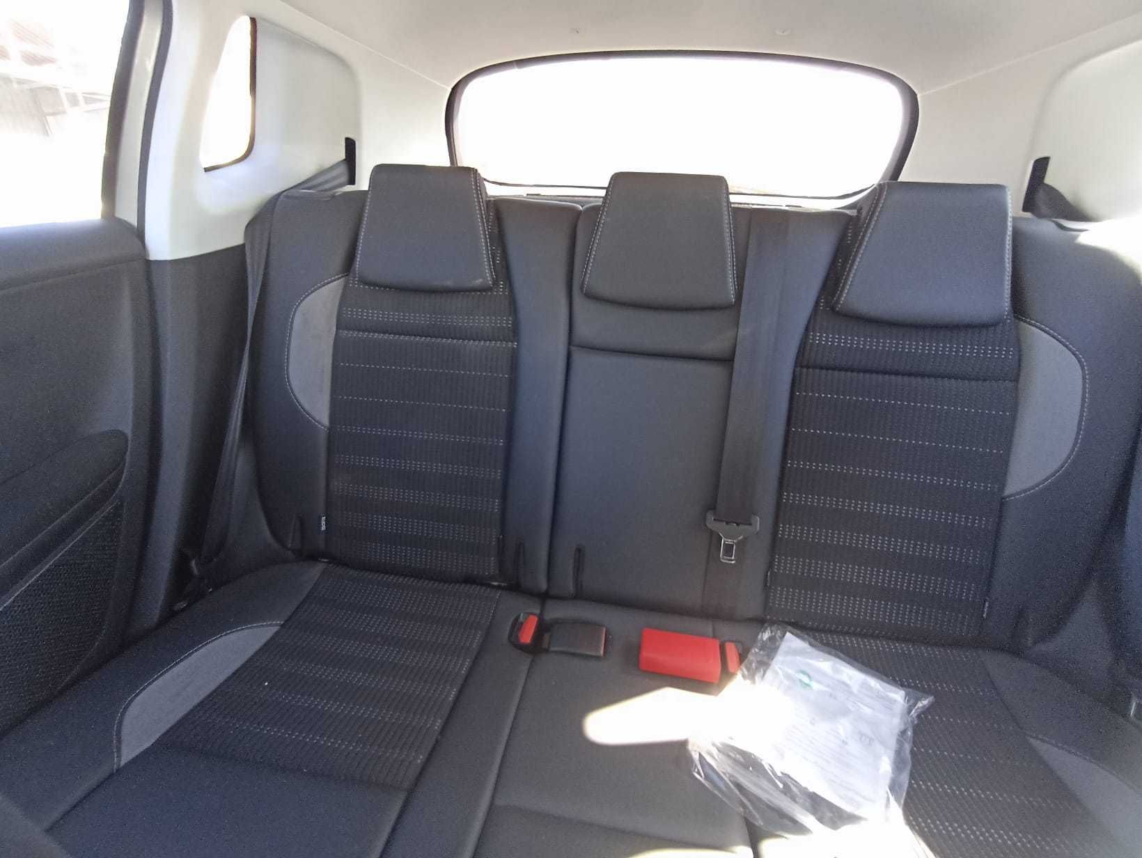 Peugeot 2008 BlueHDi 1.6 75cv – Sinistrado. Circula.