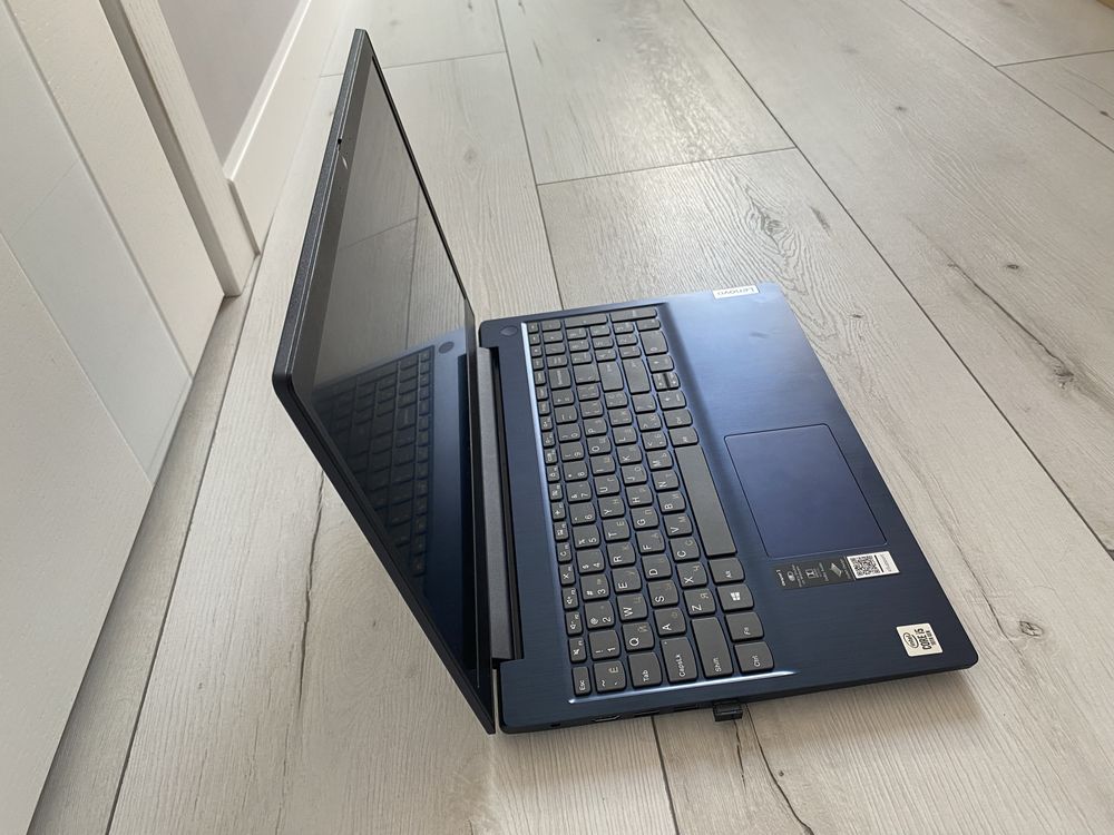 Ноутбук Lenovo IdeaPad 3 15IIL05