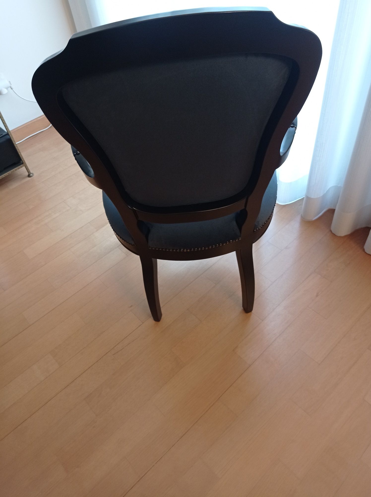 Cadeirao forrada veludo azul