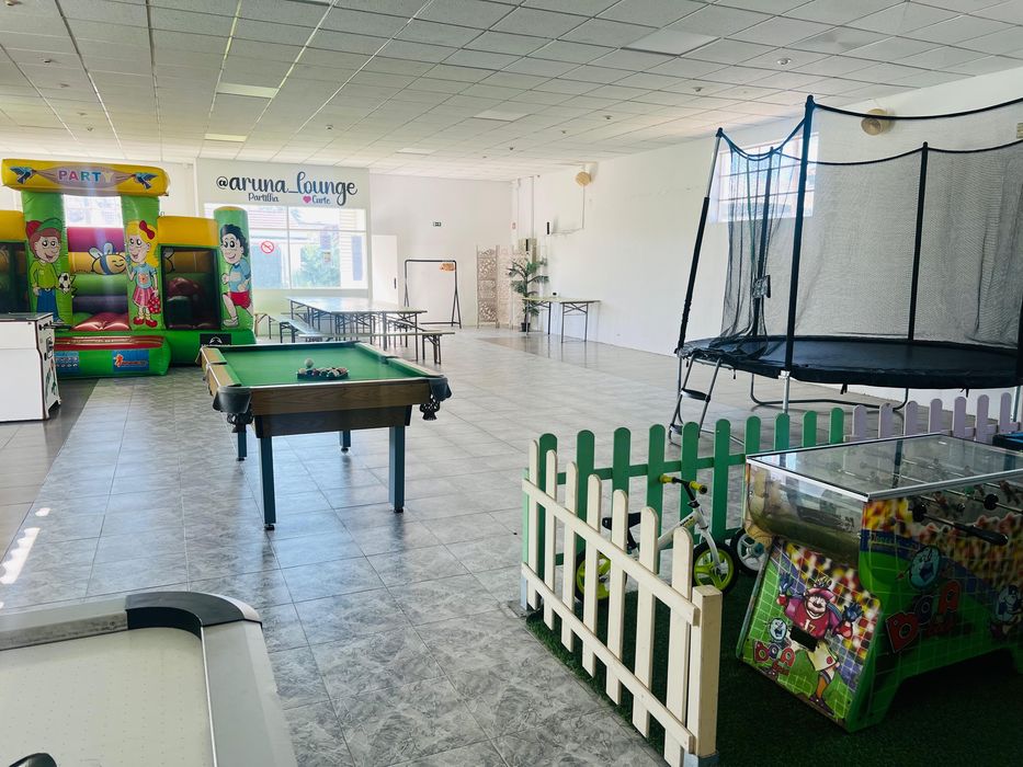 [Ler anuncio]Aluga-se espaço para Festas e Eventos com piscina