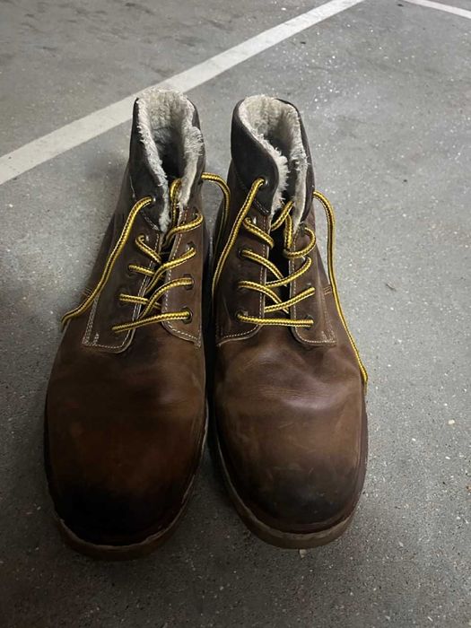 botas confortáveis em bom estado com pelo interior / amanho 45