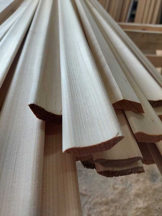 Listwy wykończeniowe i kątowniki świerkowe