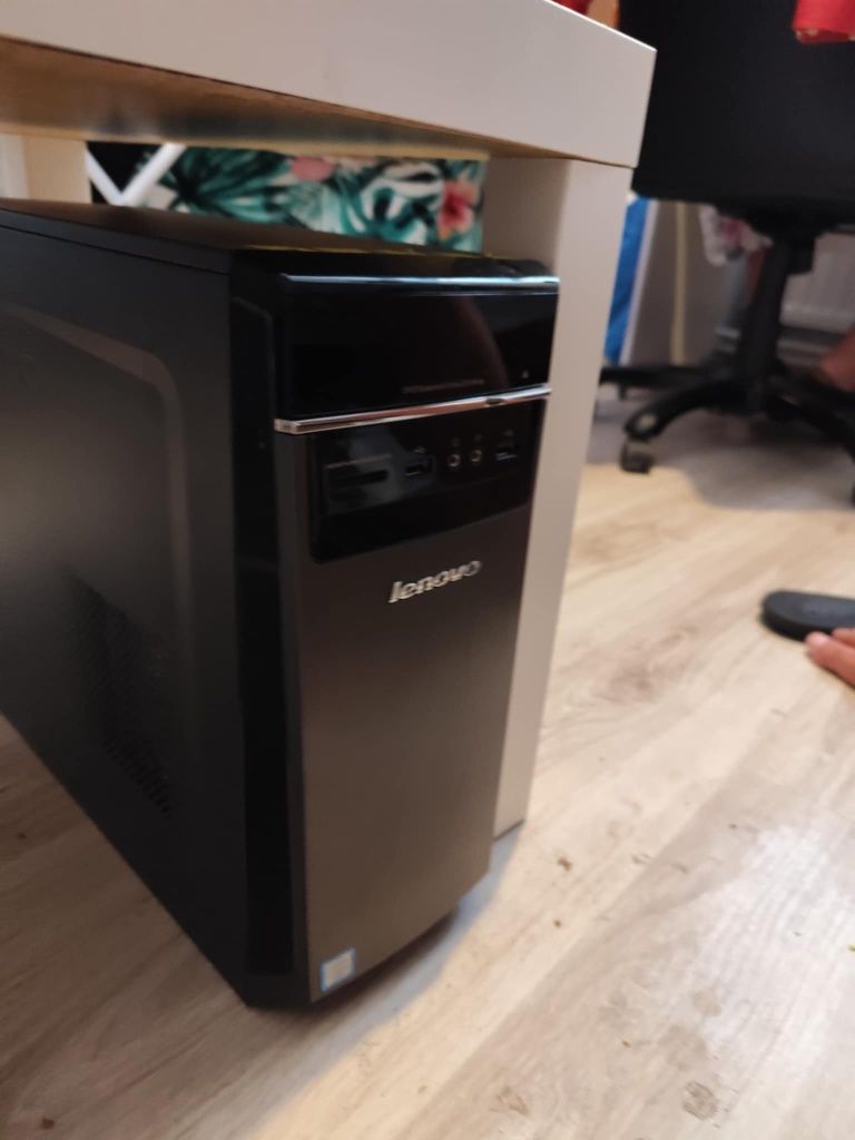 komputer do gier Lenovo