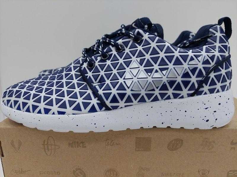 Розпродаж. Кросівки Nike Roshe Run