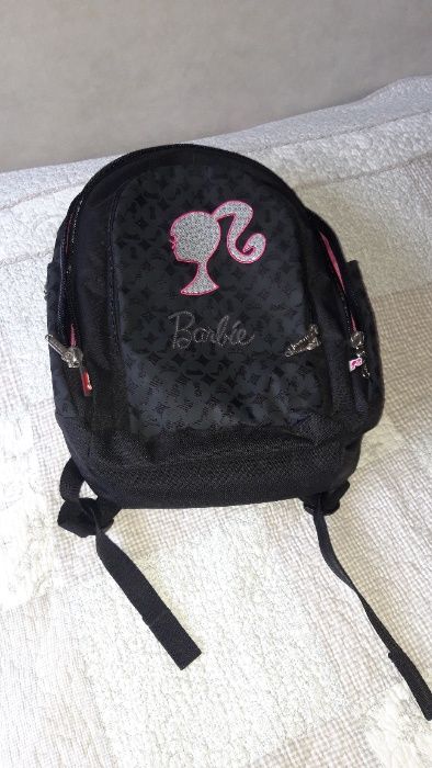 fantastyczny plecak dziewczęcy czarny