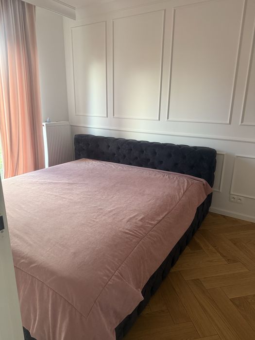 Pokój dla dziewczyny w zamian za opiekę nad domem Zielonka