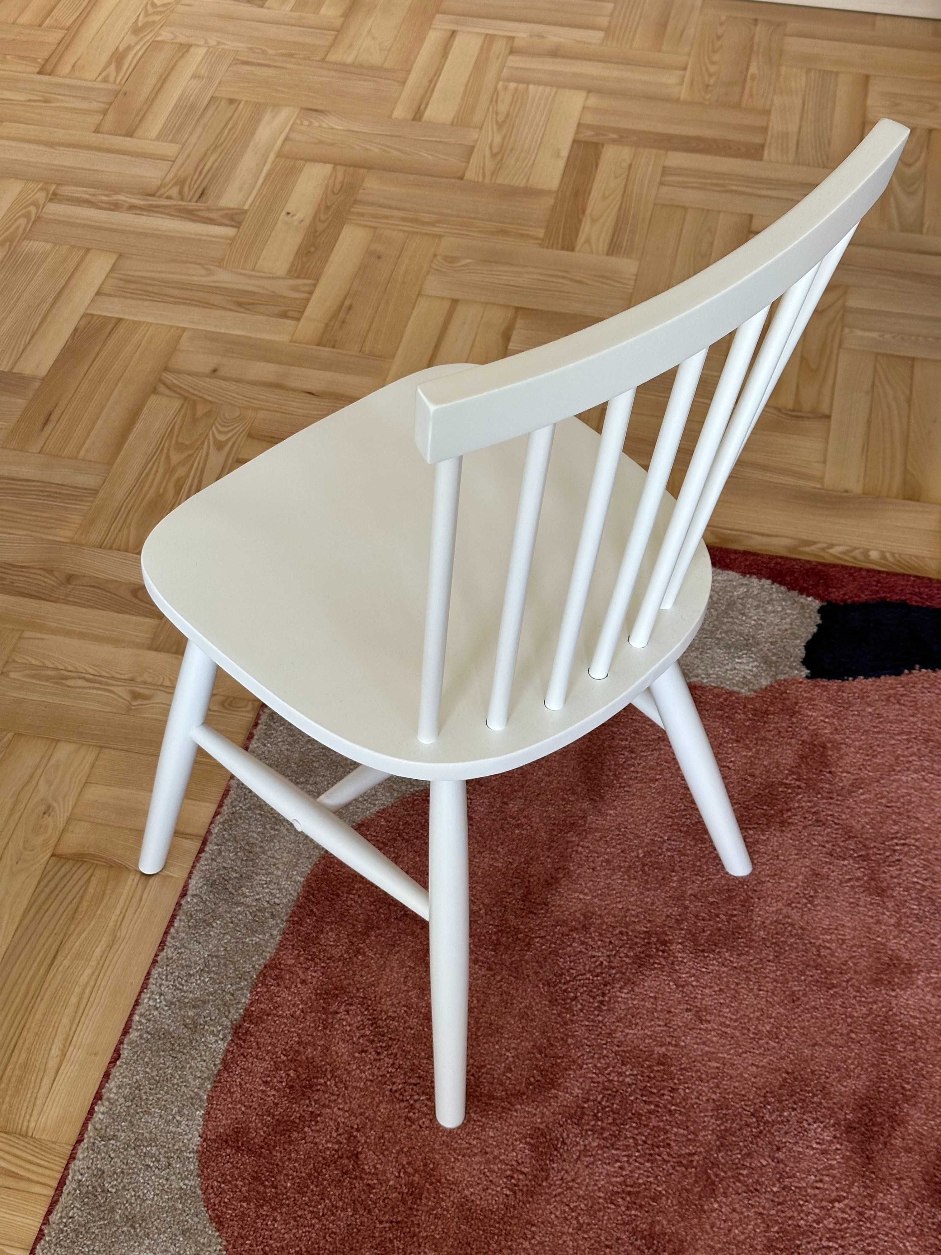 Nowe krzesło Riano białe drewniane minimalistyczny design