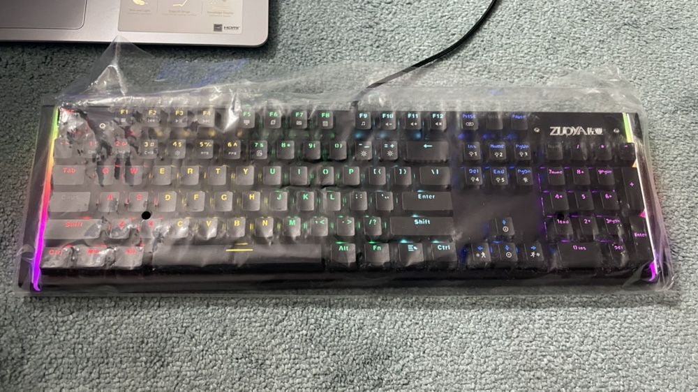 Teclado mecanico RGB novo em caixa