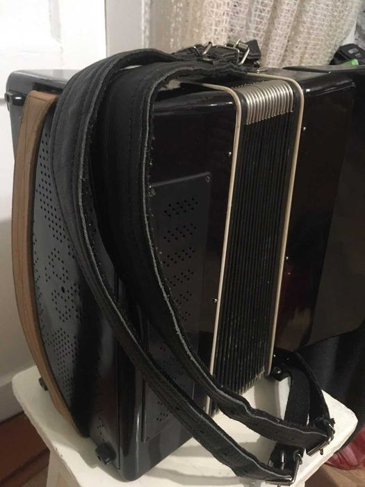 Баян Готово-виборний "Школьник2"_дуже компактний у відмінному стані