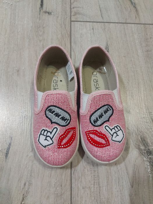 Сліпони,  кеди,  тапочки тапки braska